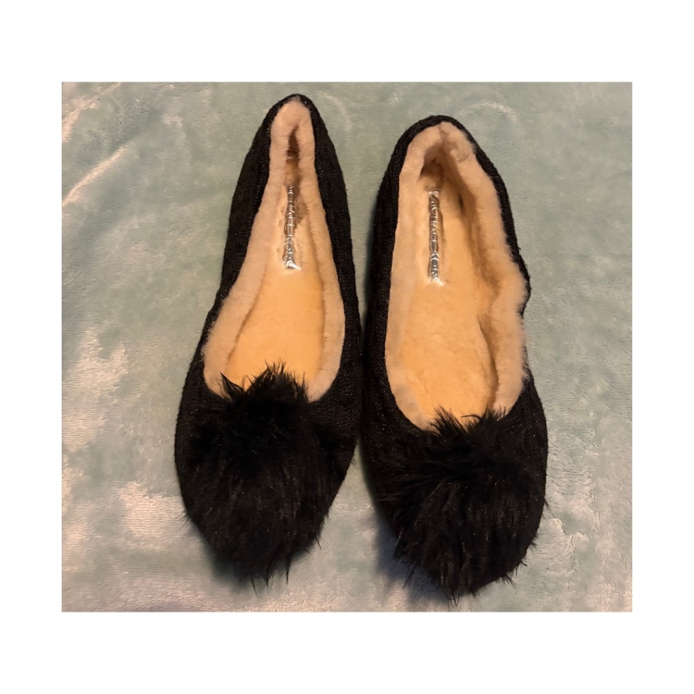 Michael Kors Black Knit Faux Fur Pom Slippers – Women’s Size 7